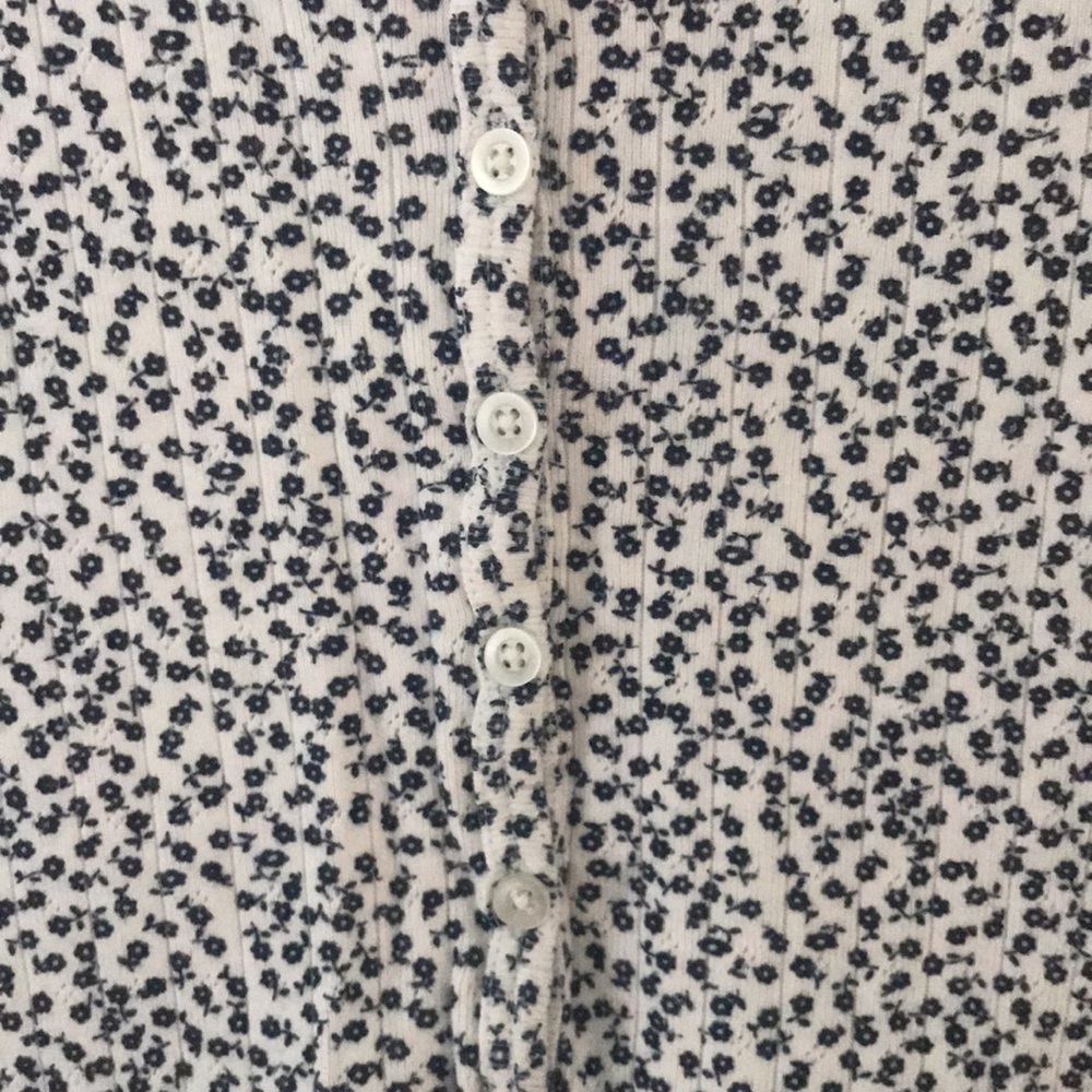 Brandy Melville floral top - Picture 3 of 4